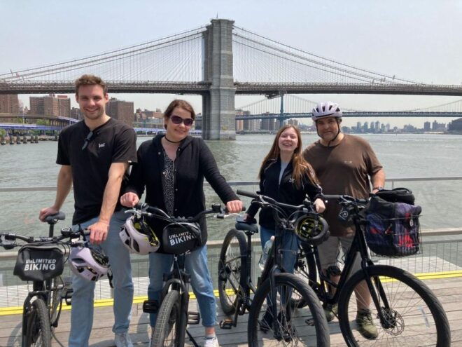 Brooklyn Bridge Self-guided Bike Tour App - Audio + Written - Meeting Points