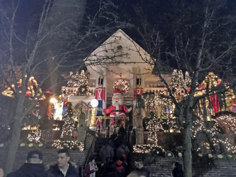 Brooklyn: Dyker Heights Christmas Walking Tour - An In-Depth Look at the Dyker Heights Christmas Walking Tour