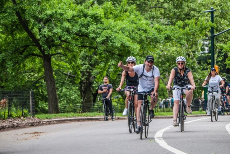 Brooklyn: Sightseeing Bike Tour With Local Guide - Experience Highlights and Insights