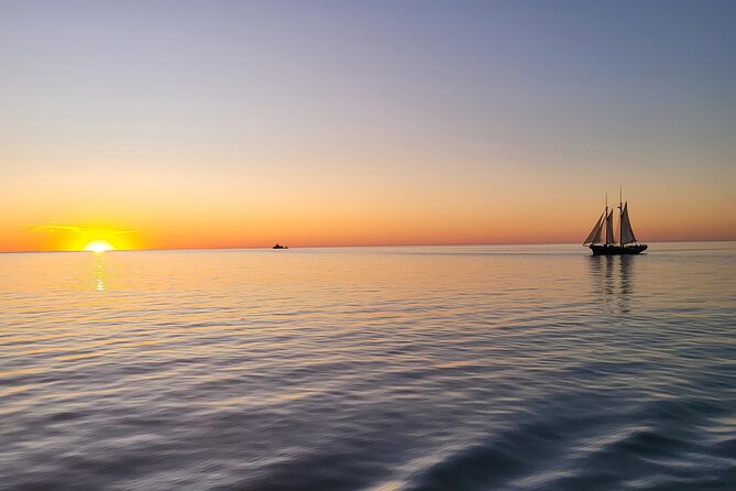 Broome: Cable Beach Sunset Dinner & Entertainment Cruise - Overview and Inclusions