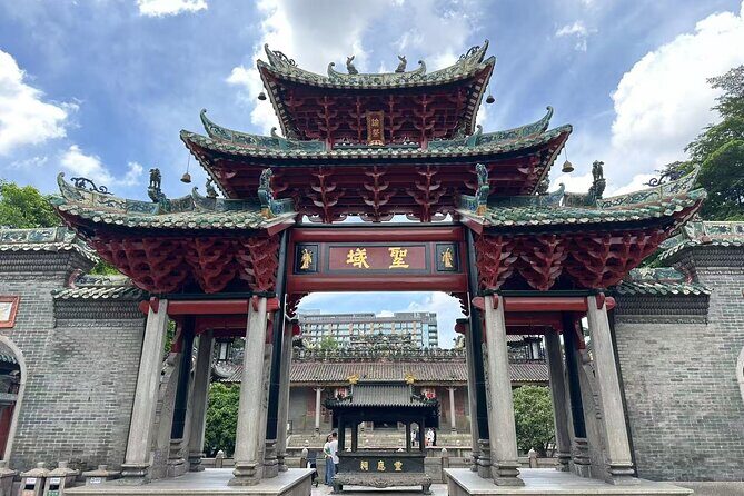 Bruce Lees Heritage ,Martial Arts With Authentic Lion Dance Show - Who This Tour Is Best For  