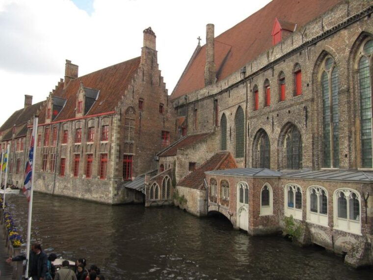 Bruges: 2.5-Hr Walking Tour from train station to Markt - Who Would Love This Tour?