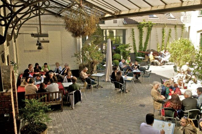Bruges: 3-Hour Beer and Chocolate Tasting Private Tour - De Halve Maan Brewery
