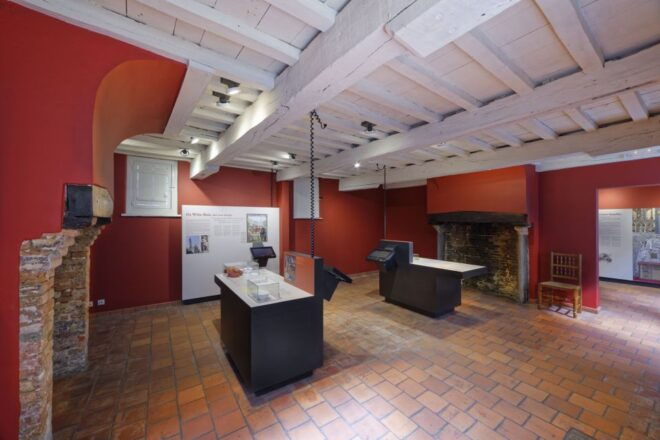 Bruges: Adornesdomain and Jerusalem Chapel Entry Tickets - Full Description