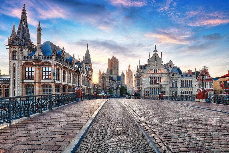 Bruges and Ghent Day Tour - Guide, group, and language