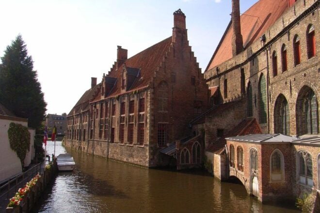 Bruges: Bruges Private Walking Tour - Taking in Bruges Culture