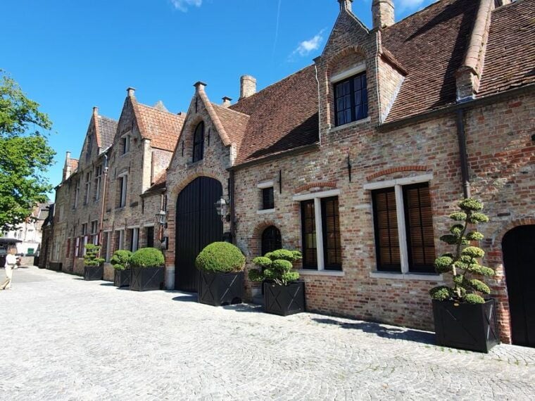 Bruges by bike with family and friends! - FAQ