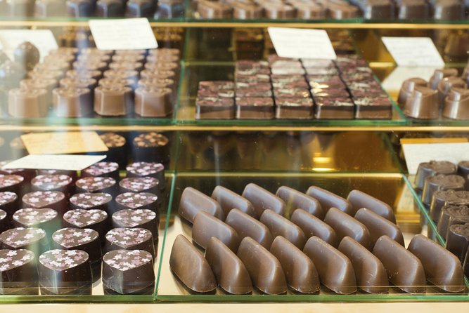 Bruges Day Trip With Audio Guide Option From Paris - Overview of Bruges and Its Attractions