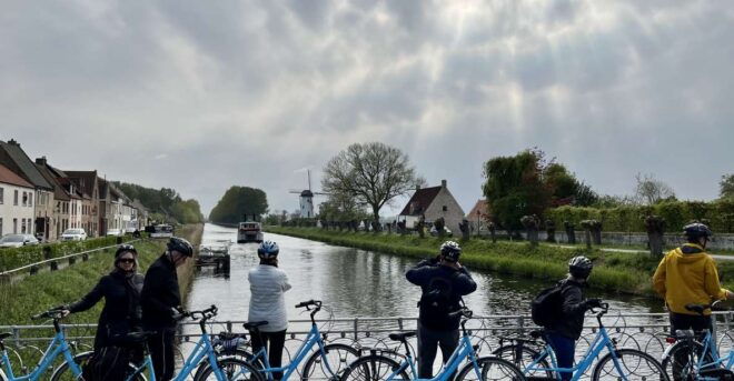 Bruges: Flatlands Guided Bike Tour - Tour Highlights and Experience