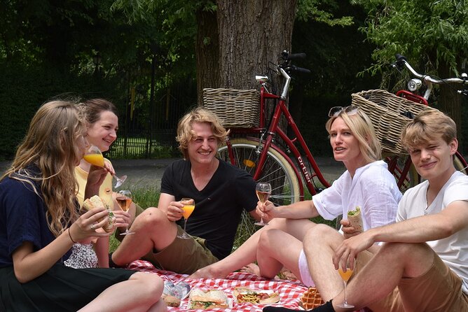 Bruges, Guided Retro Biketour: Highlights and Hidden Gems - Insider Tips for the Retro Bike Tour