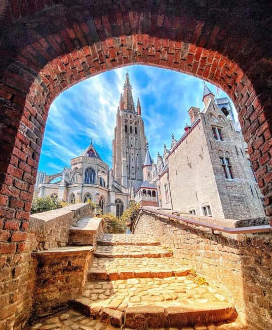 Bruges: Guided Walking Tour of the City - The Experience in Practice