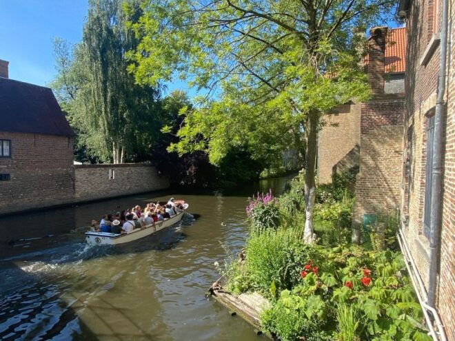 Bruges Guided Walking Tour: Stories, Mysteries and People - Participant Information and Meeting Point