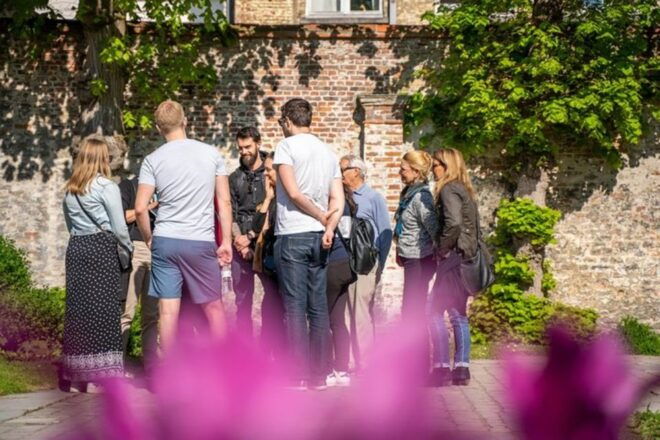 Bruges: Guided Walking Tour With Beer and Waffle - Customer Reviews and Booking Information