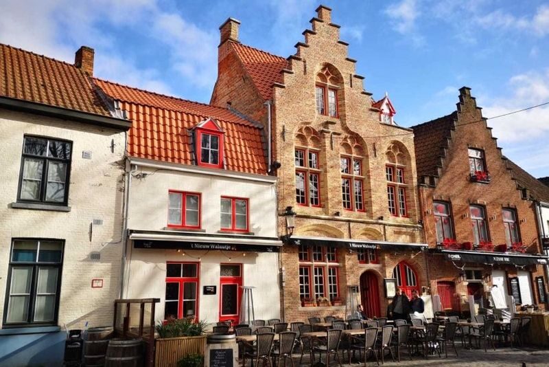 Bruges Half-Day UNESCO Heritage City Highlights Tour - The canal boat: a fine finish, with one caveat