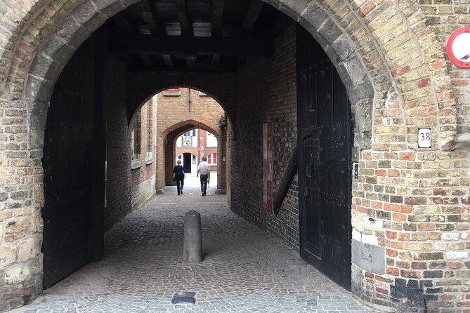 Bruges' Legends and Hidden Treasures: A Self-Guided Audio Tour - Historical Highlights