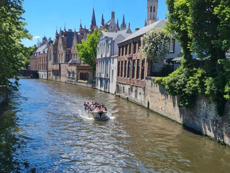 Bruges: Private Walking Tour, Local Professional Guide - Free Cancellation and Flexible Payment