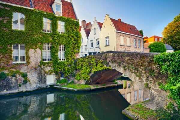 Bruges: Self-Guided Highlights Scavenger Hunt & Walking Tour - The Sum Up