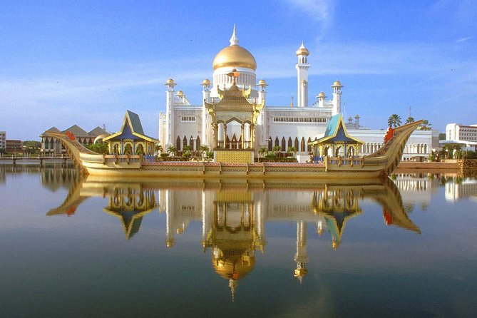 Brunei Half Day City Tour With Royal Regalia & Sultan Omar Ali Saifuddin Mosque - Inclusions