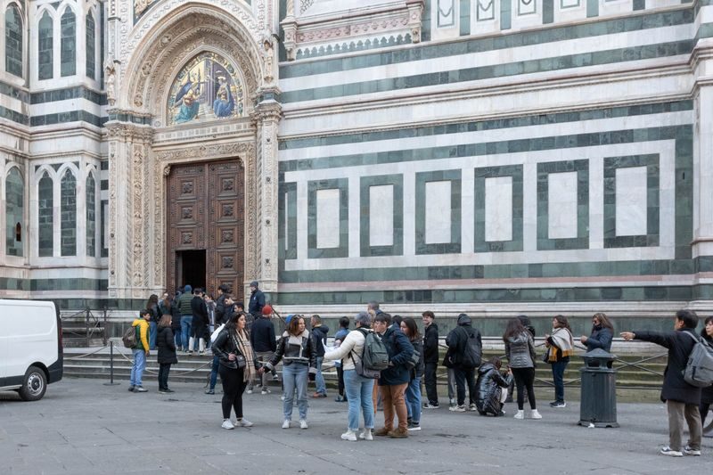 Brunelleschis Dome Reserved Timed Ticket with Audio App - Inside the dome: close-up frescoes and a one-way feel to the stairs