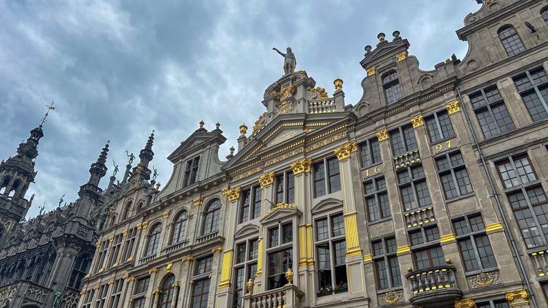 Brussels and Bruges one-day tour from Paris - Food and chocolate: what the ticket does and does not cover
