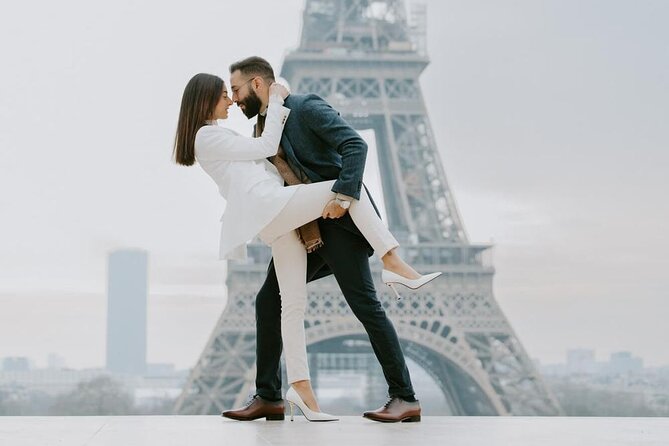 Brussels and Photoshoot at Eiffel Private Full-Day Return Trip - Meeting and Pickup