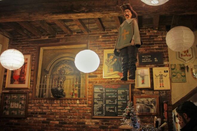 Brussels: Beer Tasting Tour With 8 Beers and Snacks - Select Participants and Date