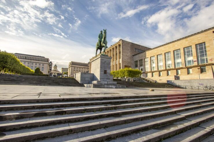 Brussels: Guided Walking Tour With a Local - Duration and Availability of the Tour