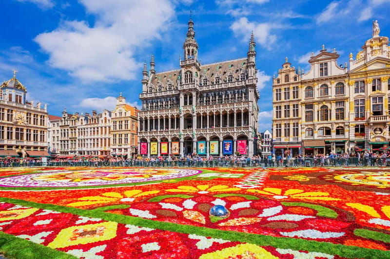 Brussels: Highlights and Hidden Corners Private Guided Walk - What You’ll Experience