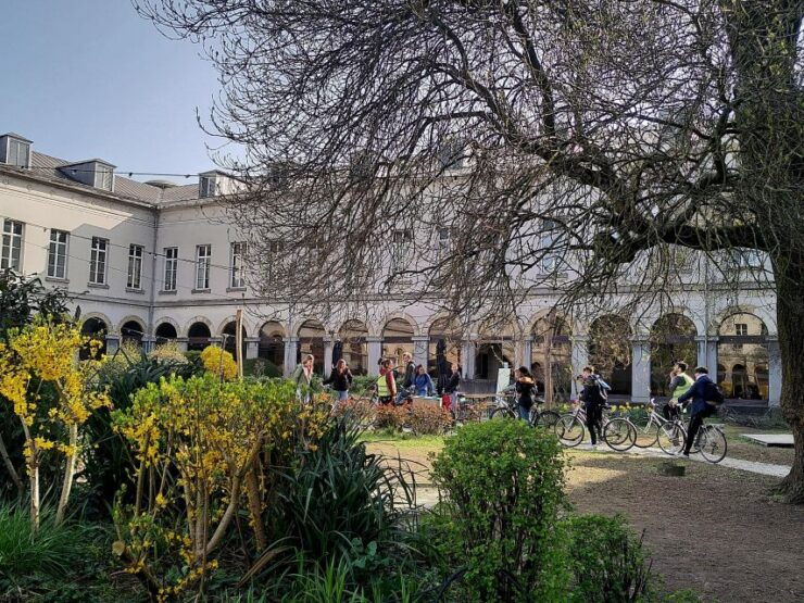 Brussels: Highlights and Hidden Gems Bike Tour - Uncovering Brussels Secrets
