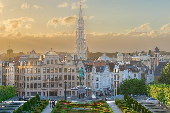 Brussels: Historical Walking Tour With Chocolate & Waffle Tasting - Directions and Tips