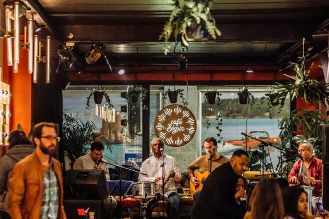 Brussels: Private Beers, Bars, and Live Music Tour by Night - Full Description: Discovering the Quai Aux Briques Neighborhood