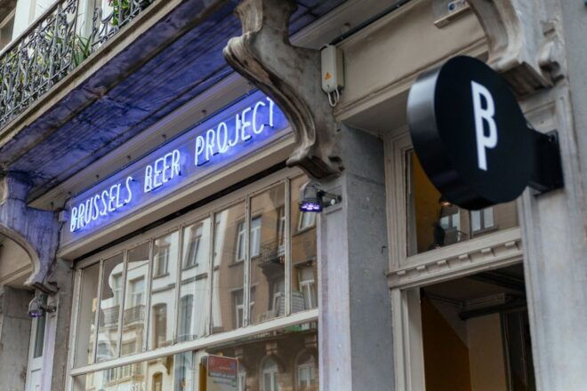 Brussels: Private Evening Tour With Drinks & Bites - Admire Beautiful Sights Along the Way
