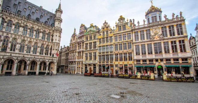 Brussels: Private Exclusive History Tour With a Local Expert - Dive Into Brussels Complex History