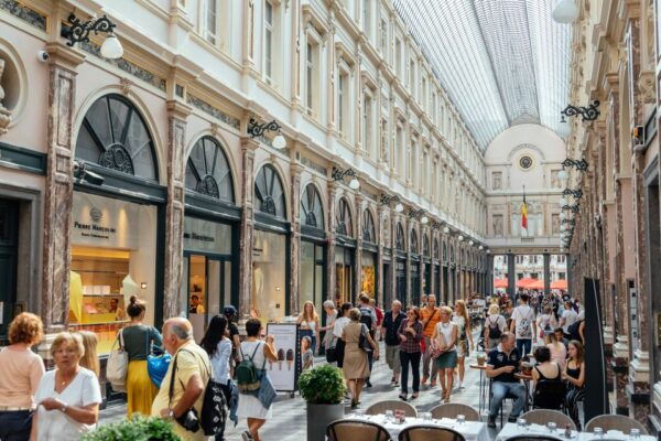 Brussels: Private Food Tour – 10 Tastings With Locals - Discovering Brussels Landmarks