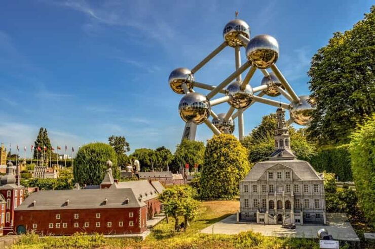 Brussels: Private Guided Walking Tour With Chocolate Tasting - Key Points
