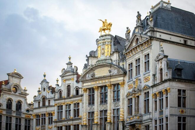 Brussels: Private Guided Walking Tour With Chocolate Tasting - Chocolate Tasting