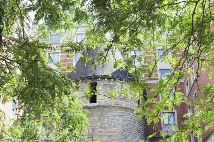Brussels: Self-Guided Interactive Place Saint Catherine Tour - Experience