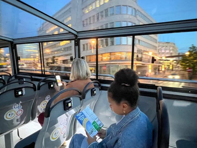 Brussels: Sunset Bus Tour and The View Ferris Wheel - Meeting Point Information