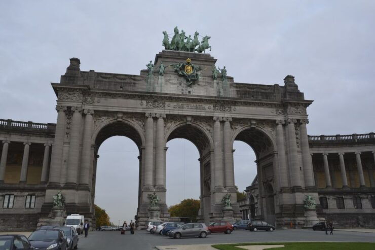 Brussels: Walking Tour From Central Station to Manneken Pis - Overview of the Walking Tour