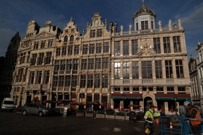 Brussels: Walking Tour From Central Station to Manneken Pis - Common Questions