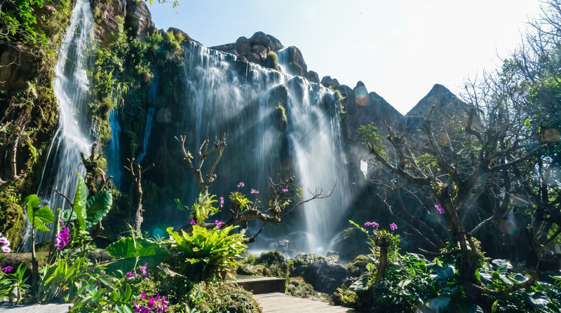 Buatong Waterfall, Wat Ban Den & Cafe Elephant Full-Day Tour - At a glance: four stops, one full day