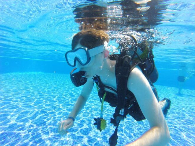 BUBBLEMAKER: FIRST SCUBA DIVING EXPERIENCE FOR CHILD ADEJE - Safety and Instruction