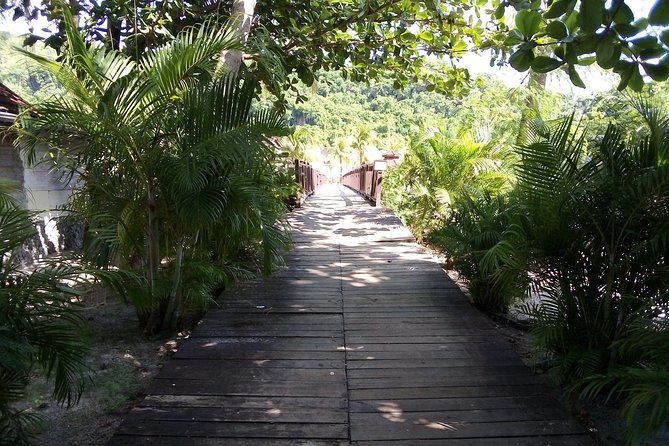 Buccament Beach - Location and Overview