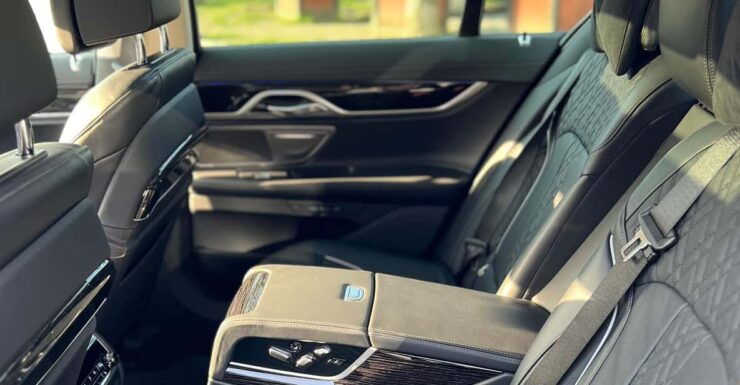 Bucharest: Bran Castle Day Trip With BMW 7 Series - Transportation Experience