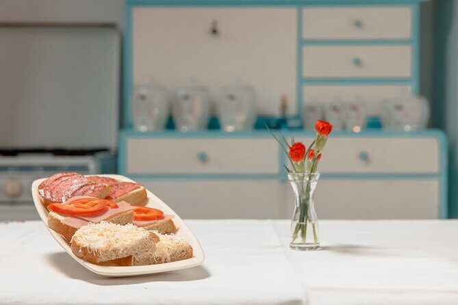 Bucharest: Dinner at the Museum of Communism & tour after closing - FAQ