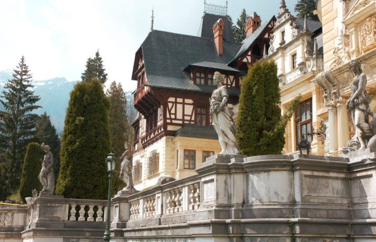 Bucharest: Dracula's Castle, Peles Castle & Brasov Day Trip - Key Points