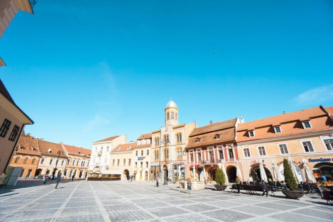 Bucharest: Dracula's Castle, Peles Castle & Brasov Day Trip - Important Tour Information