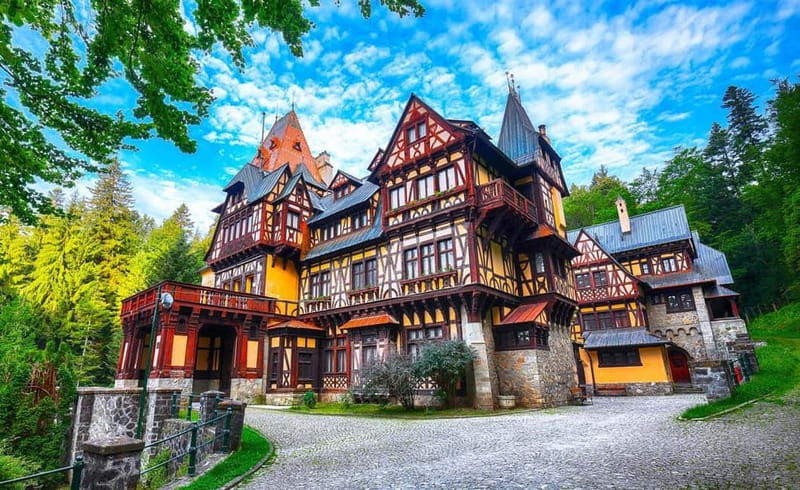 Bucharest: Peles and Bran Castles and Brasov Day Trip - Detailed Breakdown of the Itinerary