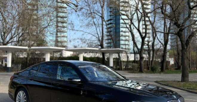 Bucharest: Private City Tour by BMW 7 Series - Discovering Bucharests History