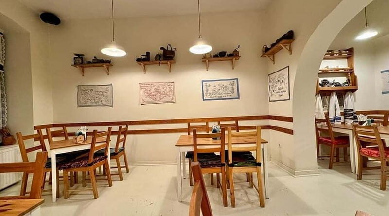 Bucharest: Traditional Romanian Lunch Experience - Introduction